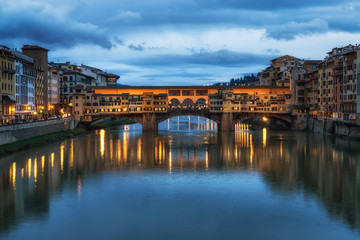 Fototapeta na wymiar Night reflection of Ponte Vecchio