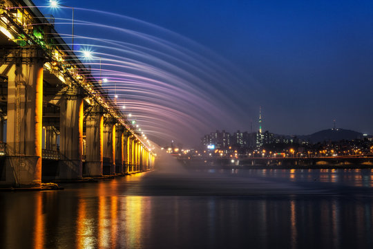 Banpo Bridge Rainbow Fountain