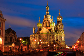 Fototapeta na wymiar Cathédrale Saint-Sauveur-sur-le-Sang-Versé de Saint-Pétersbourg