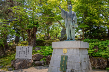 米沢城址　上杉鷹山像