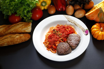 Fillet tenderloin with pasta sauce with juice