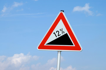 warnschild achtung 12% gefälle