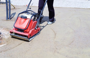 "Работа с трамбовочной машиной "!