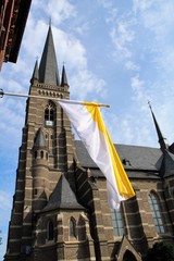 Fahne vor St. Lambertus, Bedburg