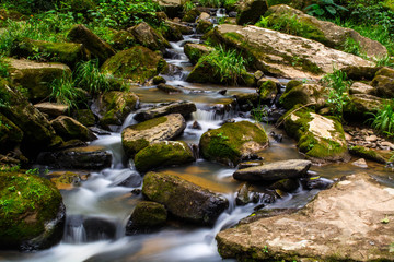 Obraz premium Creek of rocks