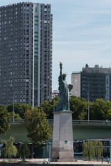 Fototapeta premium Statue de la Liberté à Paris