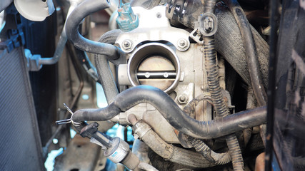 Air throttle to maintenance of car engine