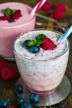 Blueberry and raspberry smoothie with yogurt