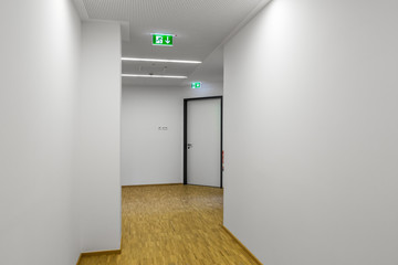 Flur Flucht Fluchtweg Ausgang 