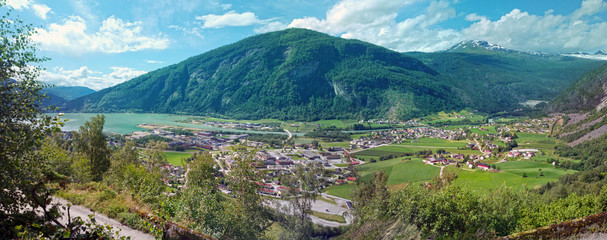 Fototapeta na wymiar Panorama Gaupne, Norwegen