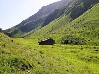 Obraz premium hut in the alps