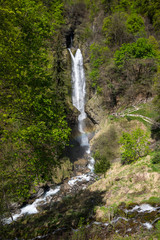 Fototapeta na wymiar Waterfall in french Alpes