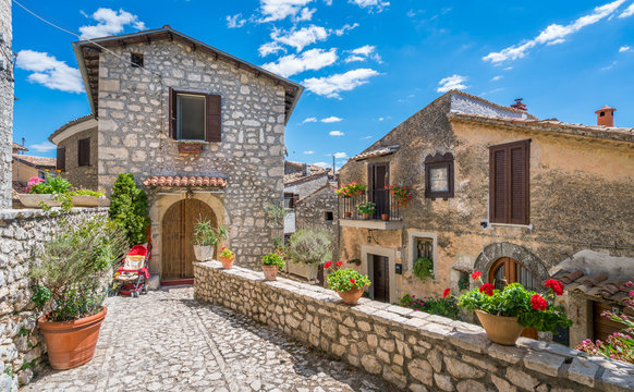 Fumone, comune in the Province of Frosinone in the Italian region of Lazio. Italy