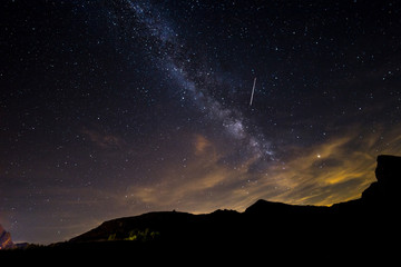 Via lattea con meteora