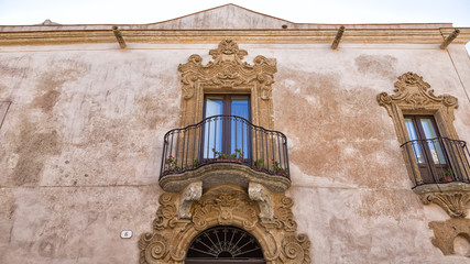 Erice (Trapani) - La facciata di un palazzo storico