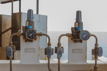 Pressure gauge for monitoring measure pressure production process, Oil and gas or...