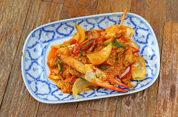 Fried crab with curry powder.