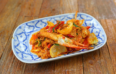 Fried crab with curry powder.