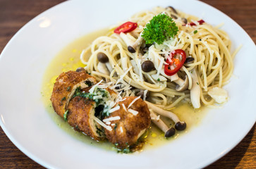 The Italian spaghetti with mushroom and fried chicken