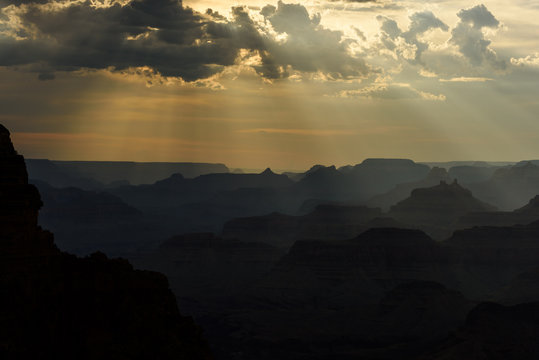 Silhouette picture of the Grand Canyon
