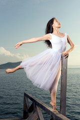 Fototapeta na wymiar Ballet dancer outdoor