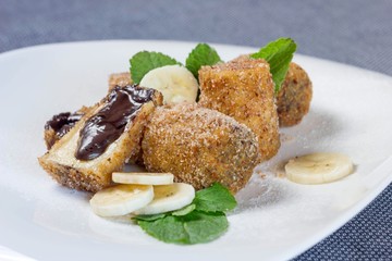  Banana dessert in breaded with chocolate