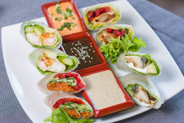  Rolls with vegetables and seafood