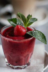 strawberry cocktail smoothies with mint
