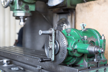 Precision dividing head