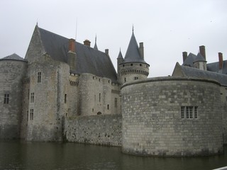 Fototapeta na wymiar Château de sully sur Loire, Loiret, France