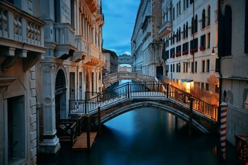 Fototapeta na wymiar Venice canal night bridge