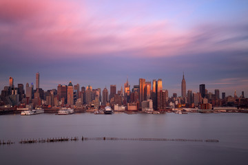 Obraz na płótnie Canvas Midtown skyline over Hudson River