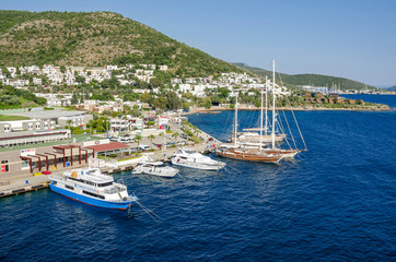 Fototapeta na wymiar View of the white city of Bodrum from the sea