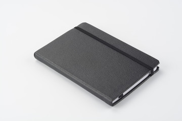 Libreta negra con goma