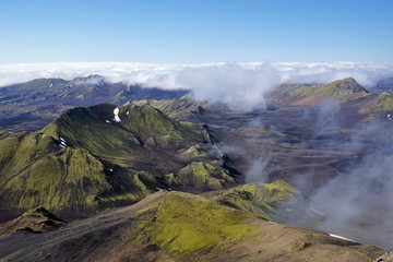 Landschaft mit Vulkankrater auf Island vom Gipfel, des Sveinstindur © Andreas P