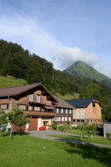 Fototapeta na wymiar Häuser in Schoppernau