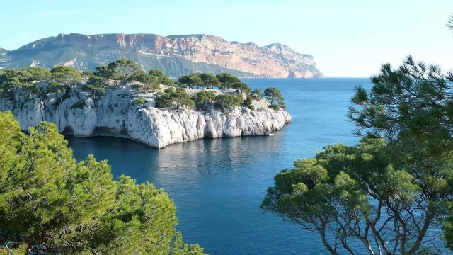 Vue sur les calanques de Marseille et le cap Canaille (France)