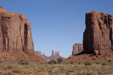 Fototapeta premium Beautiful red rock formations of Monument Valley, Utah/Arizona, USA.
