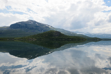 Naklejka na ściany i meble Valdresflye lake with reflections