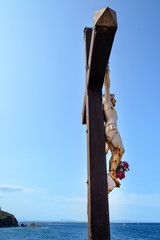 Perla de la costa Bermeja, la peque&ntilde;a ciudad de Collioure, El Santo Cristo en la cruz parece bendecir a navegantes.