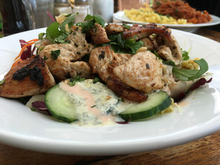 organisch, lifestyle, chicken, salat, werebtafel, urbano, modern, neu, 2017