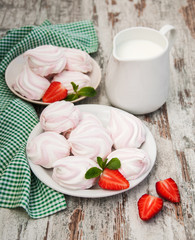 Fototapeta na wymiar Marshmallows with strawberries