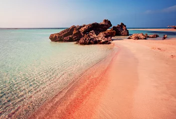 Tuinposter Elafonissi Strand, Kreta, Griekenland Prachtig landschap van Elafonissi Beach met roze zand op Kreta, Griekenland