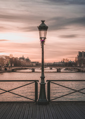 lampadaires parisiens - 168852257
