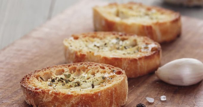 crostini with olive oil and garlic