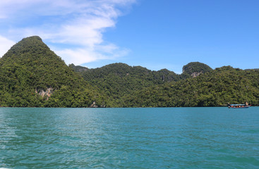Fototapeta na wymiar Small island in sea at langkawi (Malaysia)