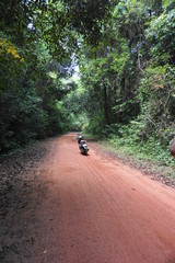 Motorradtour im Dschungel