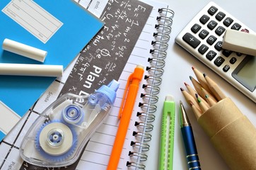 przybory szkolne © Pio Si