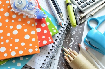 przybory szkolne © Pio Si