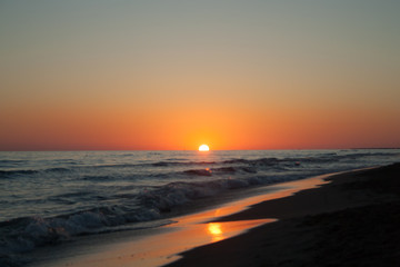 Naklejka premium sun mirror on the water